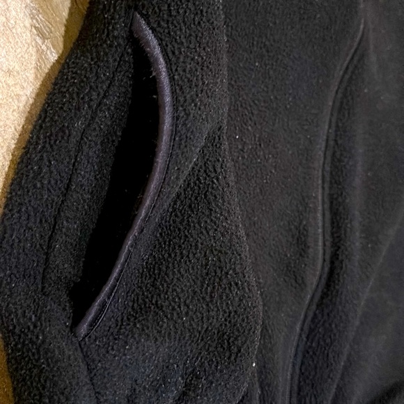 SPEEDO MENS BLACK FLEECE ZIP UP JACKET WITH SIDE POCKETS AND LOGO - Picture 2 of 5